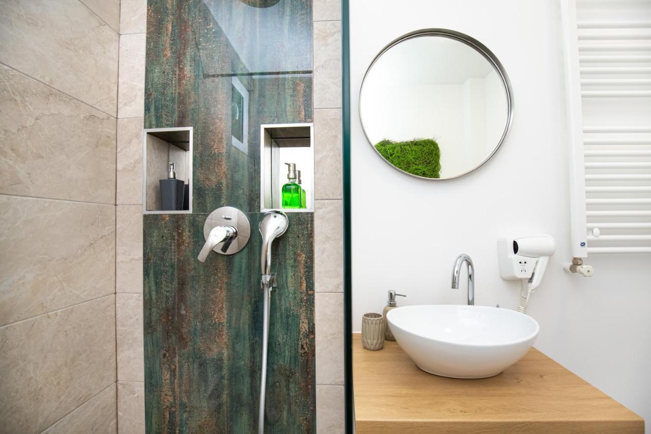 Metropole Apartments Studio Old City Bukares Bagian luar foto