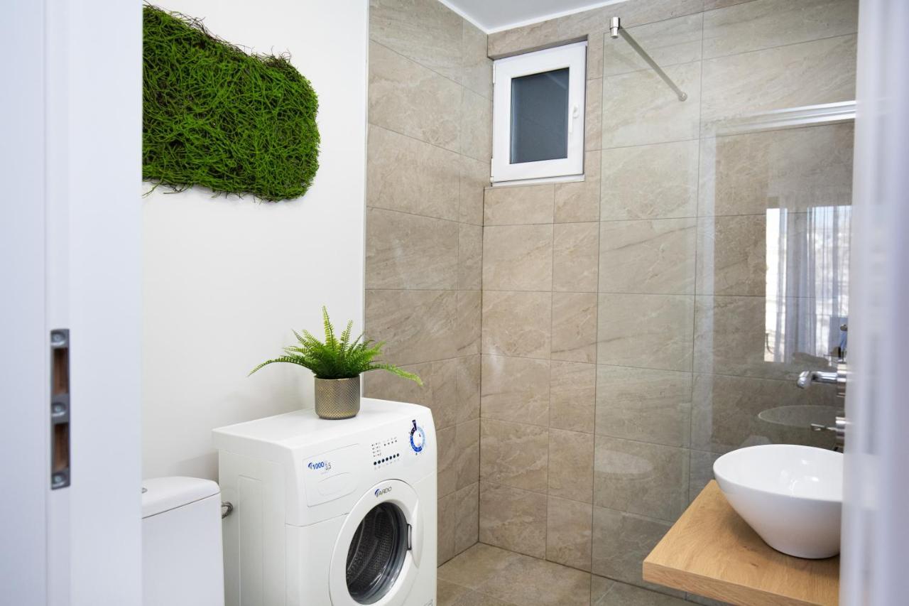 Metropole Apartments Studio Old City Bukares Bagian luar foto