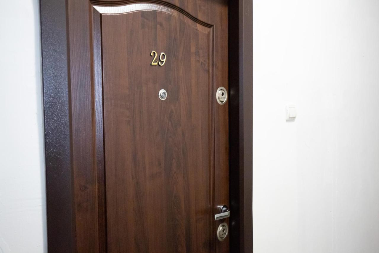 Metropole Apartments Studio Old City Bukares Bagian luar foto